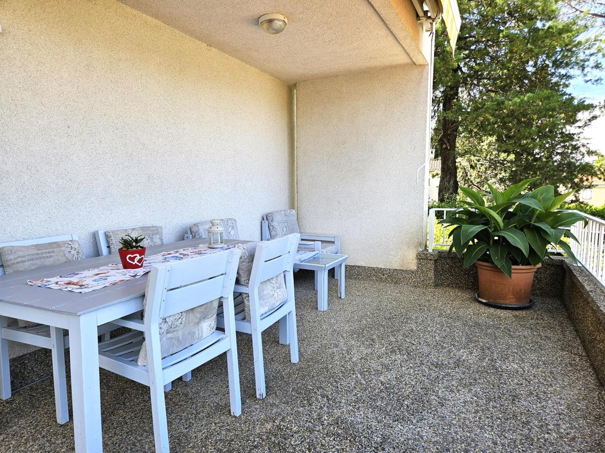 Apartments Mirko Malinska Exterior foto